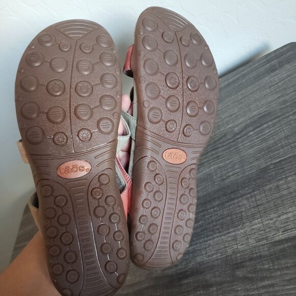 Taos Prize 4 Strappy Leather Medallion Sandals Multi Women's 10 Adjustable Boho - Picture 10 of 12